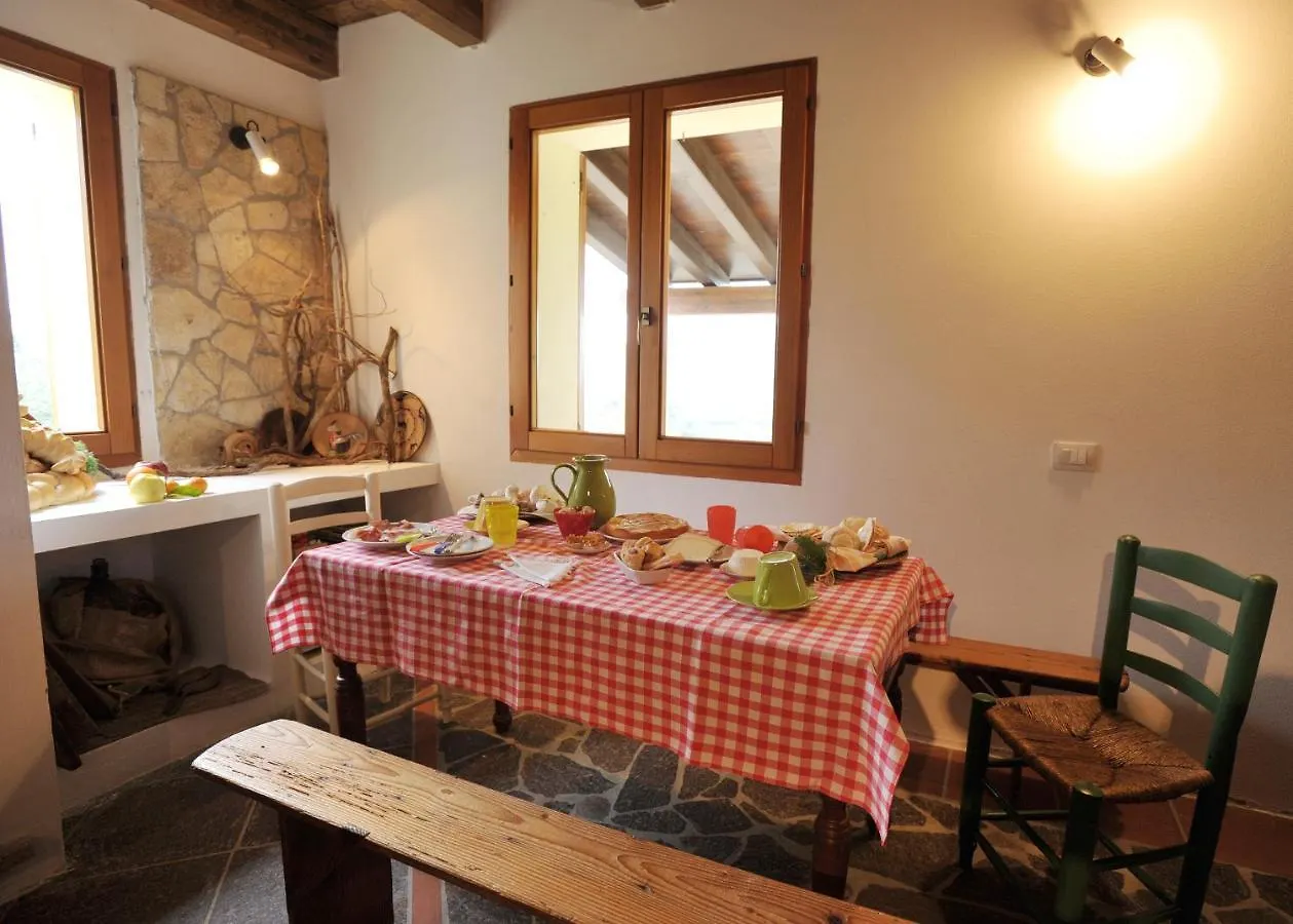 Bed & Breakfast Lierus B&B Gonnosfanàdiga